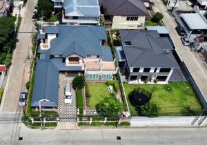 For SaleHouseKasetsart, Ratchayothin : For sale: Amarin Niwet 1 house, size 220 sq m, 4 bedrooms, 6 bathrooms, price 32 million. Interested, make an appointment to view 0808144488