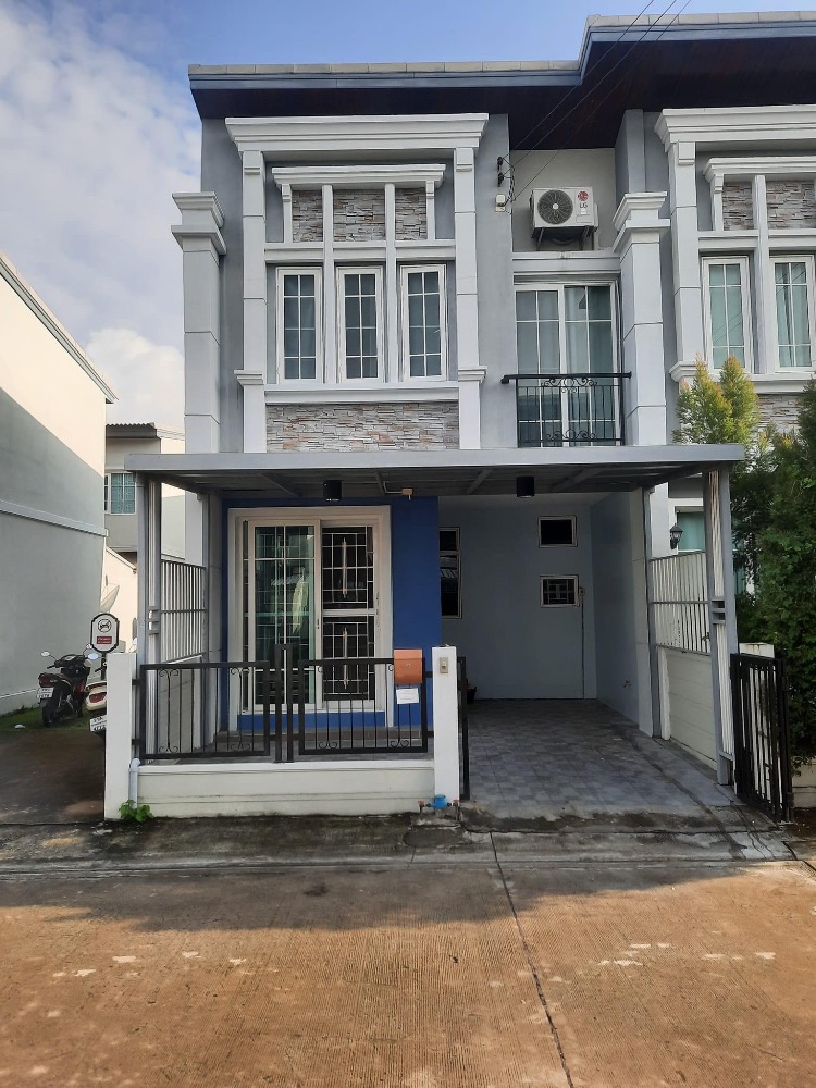 For RentTownhouseSamut Prakan,Samrong : Townhouse for rent, Golden Town Village, Sukhumvit-Bearing, near BTS Samrong and Bearing, Bitec Bangna