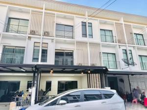 For RentTownhousePattanakan, Srinakarin : Townhome for rent 🌟 Beautiful house, minimalist decoration, free wifi, 3 bedrooms, 3 bathrooms. Near airport link Hua Mak and Suvarnabhumi 🐶 pet friendly ✅️line lenakna call 0652399590