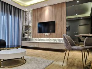 For RentCondoSukhumvit, Asoke, Thonglor : (for rent) Noble Reveal near BTS Ekkamai