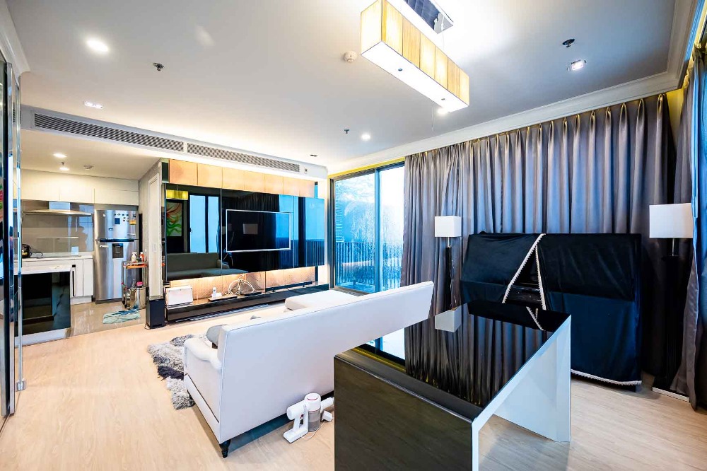 ให้เช่าคอนโดราชเทวี พญาไท : 3 Bedrooms, Wooden Floor With Balcony, Near Siam Paragon