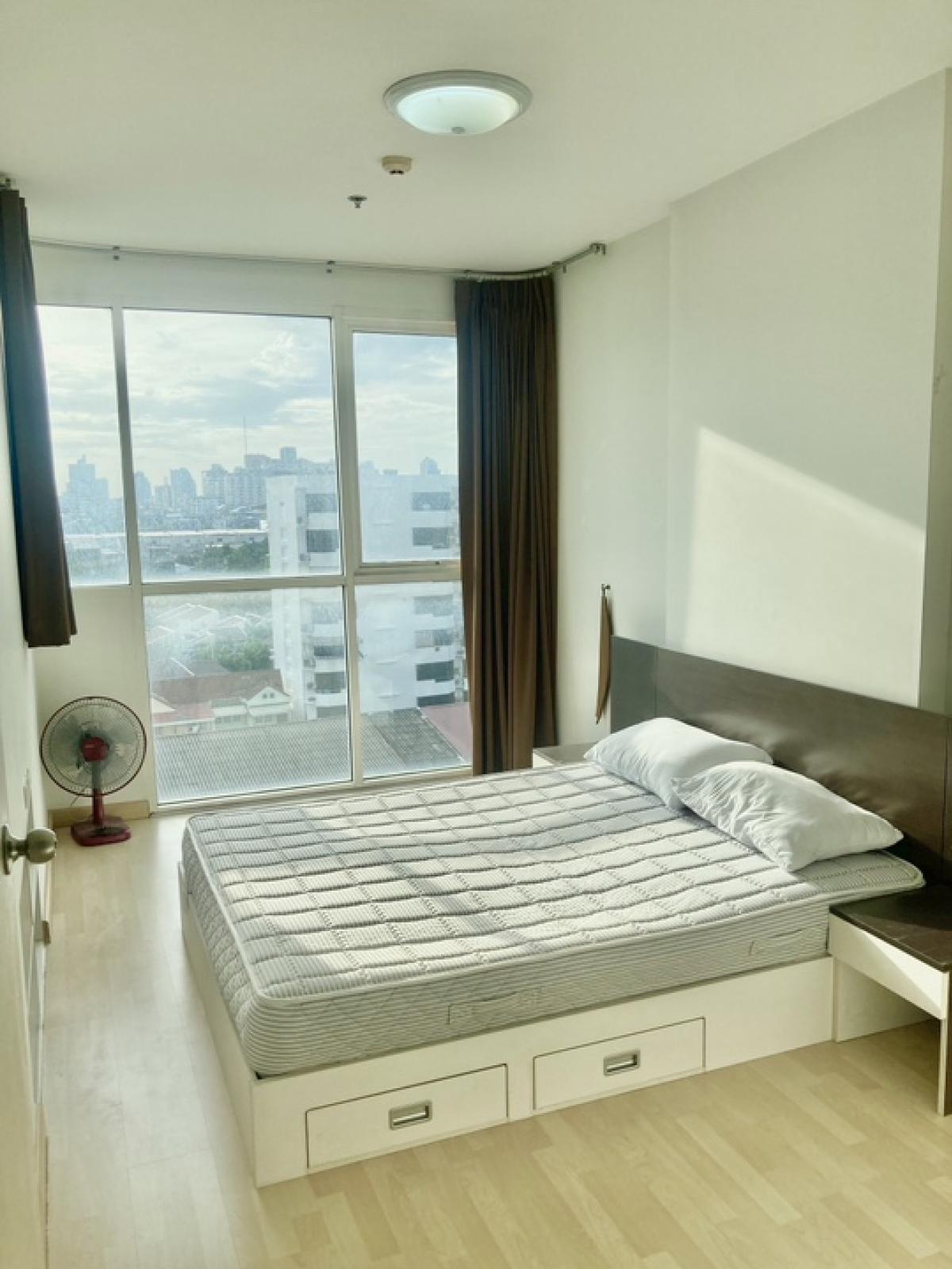 For SaleCondoSapankwai,Jatujak : ‼️Best price before the end of the year. Selling a beautiful room ready to move in or ready to find tenants. Near the elevator, easy to go up and down. Condo Ideo Mix Phaholyothin, beautiful view.