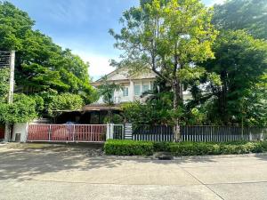 For SaleHousePattanakan, Srinakarin : For sale: corner detached house, Manthana Village, Rama 9-Srinakarin