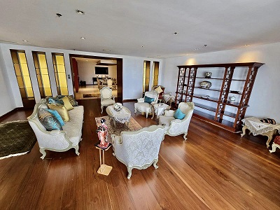 ให้เช่าคอนโดนานา : Spacious 3-Bedroom Condo: Luxurious Living in the Heart of Sukhumvit