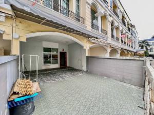 For RentTownhousePattanakan, Srinakarin : Urgently for rent, 3-storey townhouse