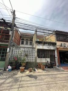 For SaleHouseSathorn, Narathiwat : Townhouse for sale in the city center, near Sathorn (sold as is)