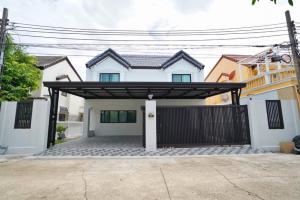 For SaleHousePattanakan, Srinakarin : 2-storey house for sale, Master Royal Village, Suan Luang Rama 9