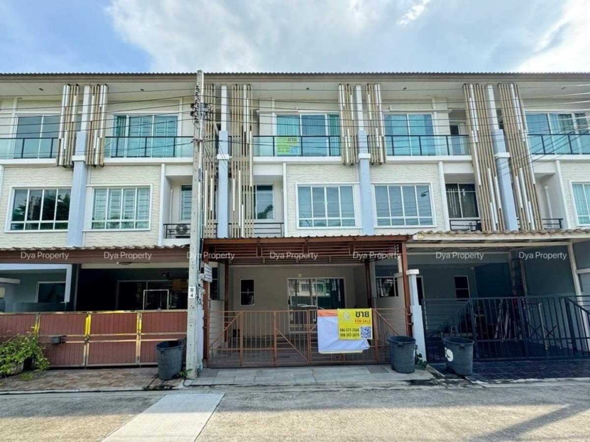 For SaleTownhouseChaengwatana, Muangthong : Really the best! Townhome The Plant Citi Chaengwattana, electric train in front of the house, rare item, garden view, built-in worth millions‼️ Plus air conditioners in every room, very good condition, ready to move in