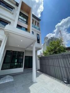 For SaleTownhouseOnnut, Udomsuk : For sale: 3-storey townhouse, location near BTS Phra Khanong, newly decorated, Sukhumvit 69 area