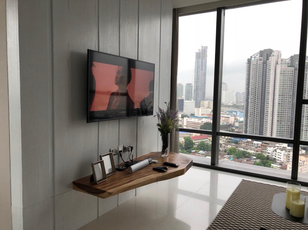 ขายคอนโดสาทร นราธิวาส : Condo in premium location: 2 bedroom for sale now!