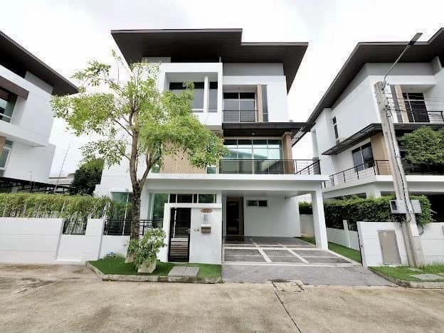 For SaleHousePattanakan, Srinakarin : Millions off! Urgent sale, 3-storey detached house, Nirvana Beyond Lite Rama 9, fully furnished, ready to move in, 20 minutes to the NEW CBD Rama 9-Ratchada