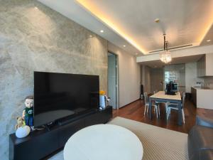 For SaleCondoSukhumvit, Asoke, Thonglor : Foreign Quota Luxury pet friendly 2 bd condo near BTS Phromphong - The Estelle Phromphong