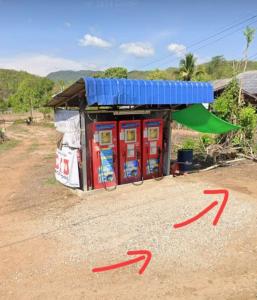 For SaleLandLampang : 4 rai 1 ngan, Mae Phrik, Lampang, next to a stream, with a public road separating it. The land is behind Wat Phae Dok Khem, not far from the community. 79,000 per rai, can be used as a farm, homestay, resort. Mountain view, next to a stream, very good atm