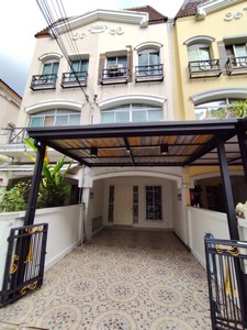 For RentTownhouseRamkhamhaeng, Hua Mak : RT886 Townhouse for rent, 3 floors, 3 bedrooms, 3 bathrooms, Baan Klang Muang The Paris Village, Rama 9