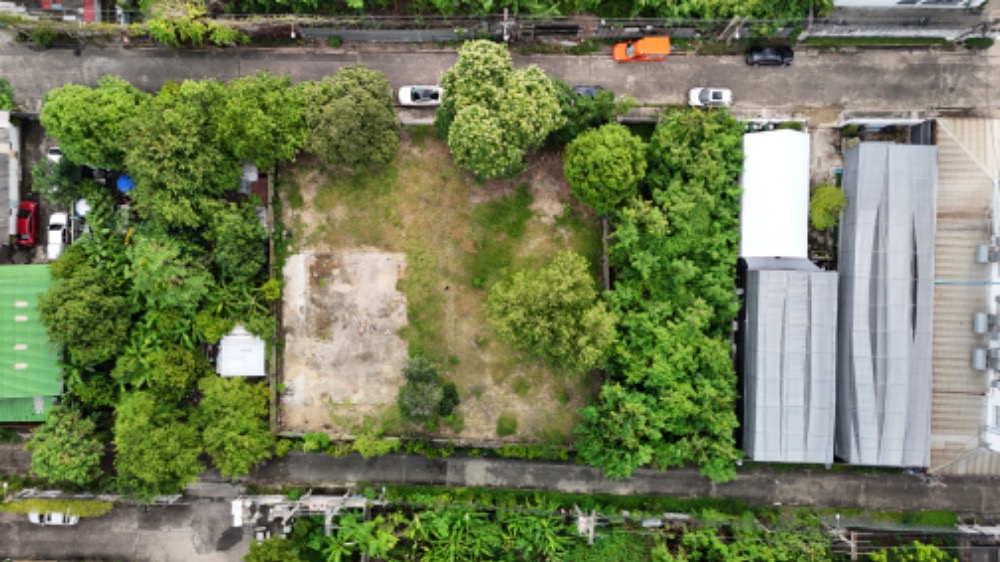 For SaleLandOnnut, Udomsuk : Land for sale in Sukhumvit101/1 yaek36 width 33m. 278sq.m. square plot