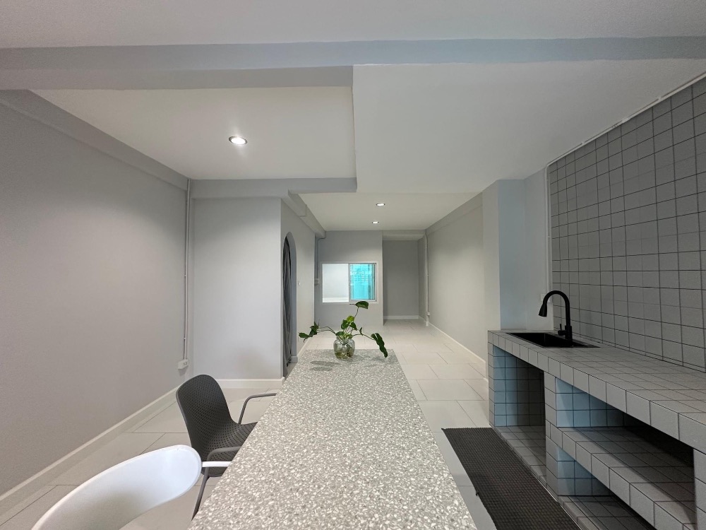 For RentTownhouseChokchai 4, Ladprao 71, Ladprao 48, : Townhome for rent, newly renovated, Lat Phrao, Chok Chai 4, can open a shop, near The Jazz Wang Hin, Yang Naeo Lat Phrao Wang Hin