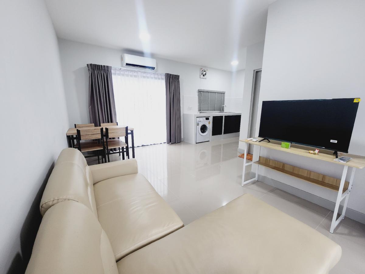 For RentHousePathum Thani,Rangsit, Thammasat : 🔴17,500฿🔴🏘🏠 Townhome Grand Pleno Phahonyothin-Vibhavadi ✅ Beautiful house, good location, near shopping malls, happy to serve 🙏 If interested, please contact 𝙇𝙄𝙉𝙀 (very fast response): 📱 Property code 6710-0801 📱: Line ID: @bbcondo88