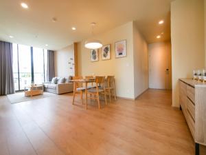 ให้เช่าคอนโดสุขุมวิท อโศก ทองหล่อ : Noble Recole - Nicely Furnished 2 Beds Condo for Rent!