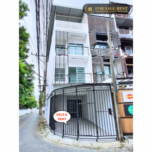 For RentTownhouseSukhumvit, Asoke, Thonglor : 🔥FOR SALE & RENT TOWNHOME EKKAMAI SUKHUMVIT 65 Selling 4-storey townhouse (corner house) Soi Sukhumvit 65