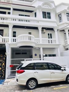 For RentTownhouseRama3 (Riverside),Satupadit : For Rent Townhouse for rent, 3 floors, Taweewattana Village. Soi Narathiwat Ratchanakarin 22, near Sathorn, only 5 minutes.