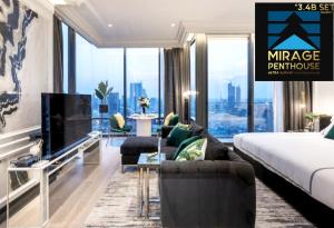 For RentCondoSilom, Saladaeng, Bangrak : 🔥👑🅻🆄🆇🆄🆁🆈!!👑Large luxury room, 41st floor, highest, Mahanakhon + river view🌊!!🏦👑ULTRA LUXURY👑New room, very beautifully decorated✨✨🔥🔥 🎯🎯Ashton Silom✅1🅱✅50sqm.41st(#BTS#CBD📌)🔥✨LINE:miragecondo✅