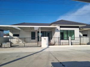 For SaleHouseChachoengsao : //“Beautiful house near the industrial estate, easy loan, starting price 2.17 million, with special promotion up to 700,000 baht at M Village Bang Pakong!//“*