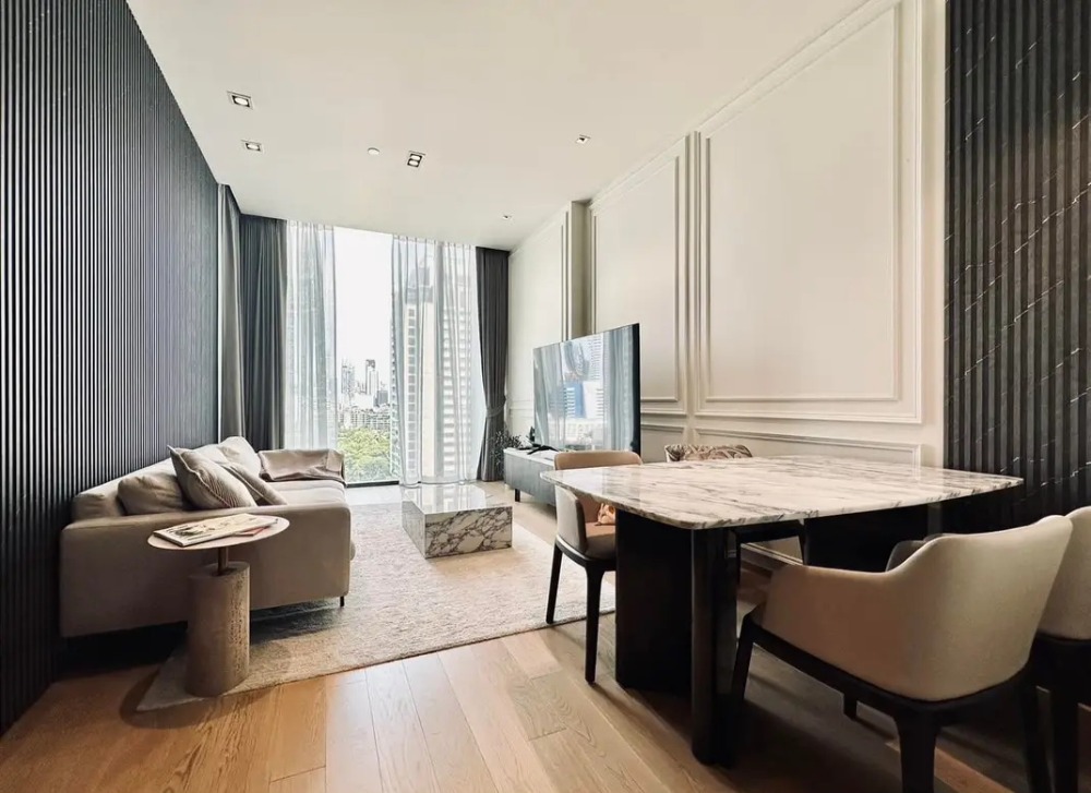 ให้เช่าคอนโดวิทยุ ชิดลม หลังสวน : Condominium Near BTS Ploenchit with 2 Bedrooms!!