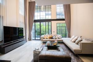 For SaleTownhouseSukhumvit, Asoke, Thonglor : Urgent sale! Luxury house, rare item! 𝐐𝐮𝐚𝐫𝐭𝐞𝐫 𝟑𝟏 Cluster home level 𝐒𝐮𝐩𝐞𝐫 𝐋𝐮𝐱𝐮𝐫𝐲!