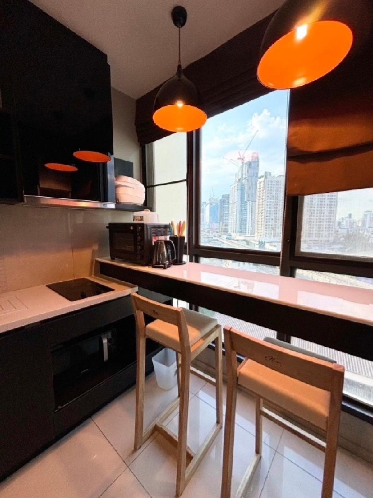 ให้เช่าคอนโดอ่อนนุช อุดมสุข : 📍Rhythm 44/1 🚆ติดBTSพระโขนง (1Bedroom) ให้เช่า 28,000/month