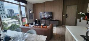 For RentCondoSukhumvit, Asoke, Thonglor : (for rent) RHYTHM Ekkamai Estate near BTS Ekkamai