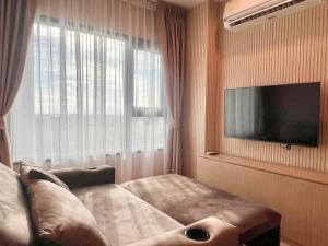 For RentCondoSamut Prakan,Samrong : 🔥Rent🔥 2-Bedrooms at Aspire Erawan Prime with WASHING MACHINE and FREE WIFI