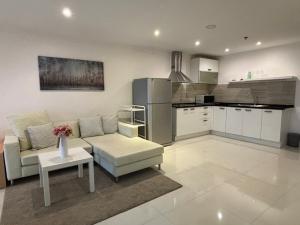 ขายคอนโด : LTH11023–Waterford Diamond FOR SALE 2 beds 1 baths size 70 Sq.m. Near BTS Phrom Phong ONLY 6.5MB