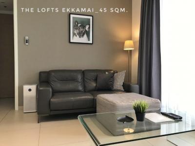 ให้เช่าคอนโด : ให้เช่า คอนโด ห้องใหญ่ 1 นอน วิวสวย ห้องสวย The Lofts เอกมัย (เดอะ ลอฟท์ เอกมัย) 45 ตรม. ใกล้ BTS เอกมัย ห้าง ร้านค้า สะดวกมาก