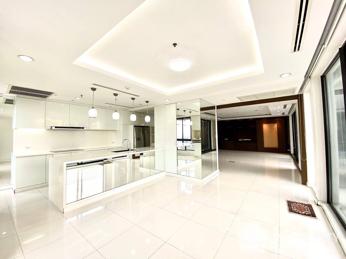 For SaleCondoSukhumvit, Asoke, Thonglor : 3-BR Penthouse at Icon 3 Condominium near BTS Thong Lor