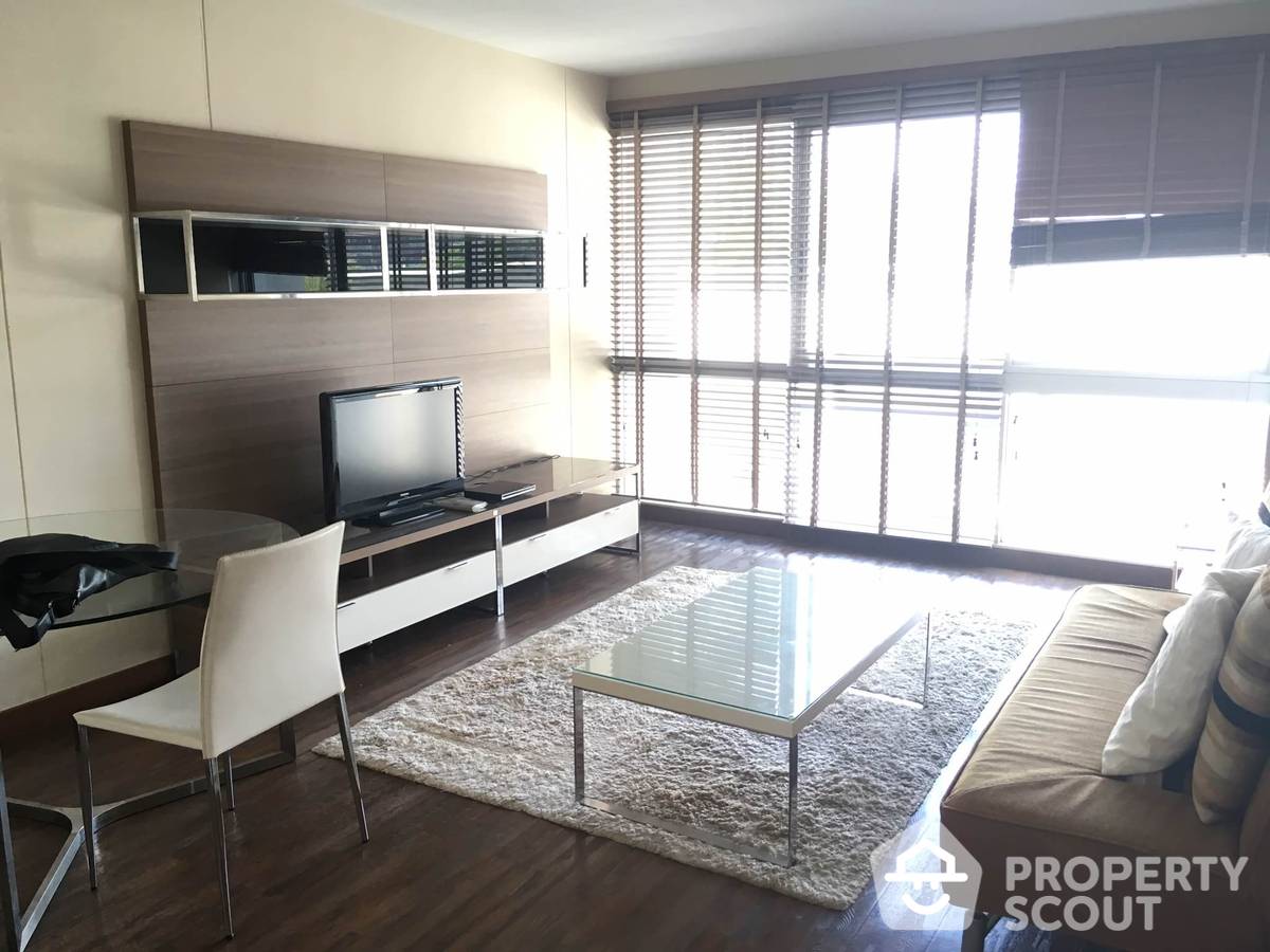 ให้เช่าคอนโด : คอนโด 1 นอน at Von Napa Sukhumvit 38 Condominium ใกล้ BTS ทองหล่อ