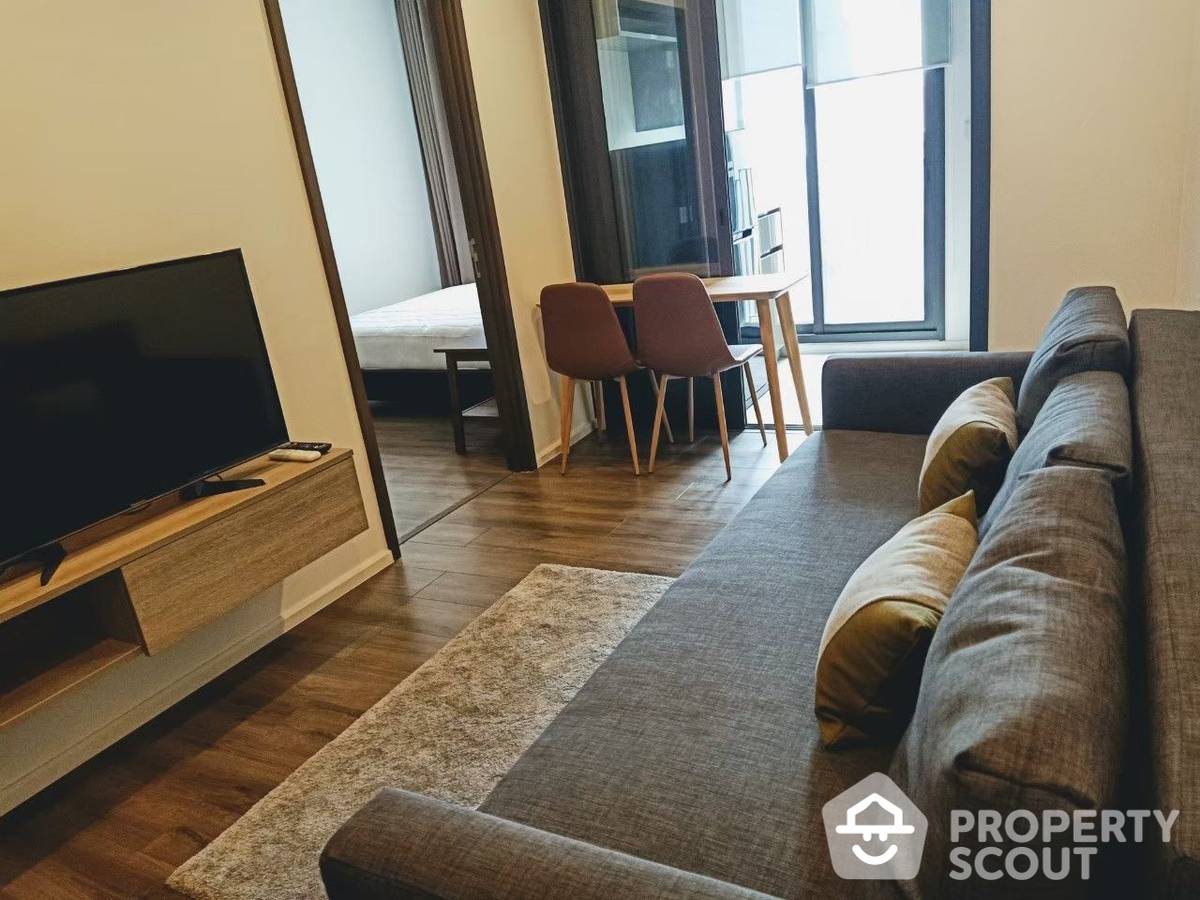 For SaleCondoOnnut, Udomsuk : 1-BR Condo at Whizdom Essence Sukhumvit near BTS Punnawithi