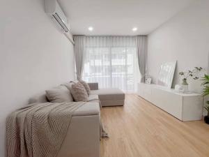 For SaleCondoOnnut, Udomsuk : 💥Selling a large condo in a great location, Eastwood Park Condominium