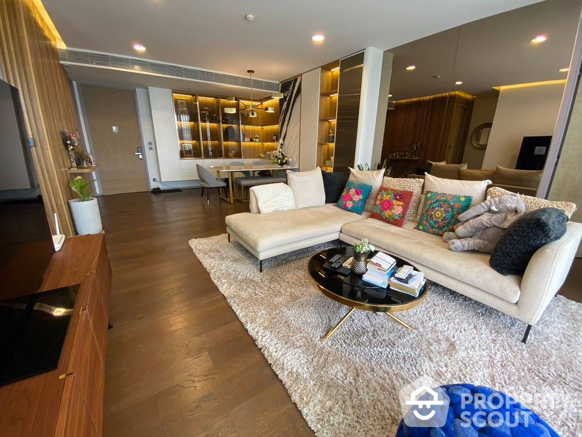 For SaleCondoSathorn, Narathiwat : 2-BR Condo at Issara Collection Sathorn in Thung Maha Mek