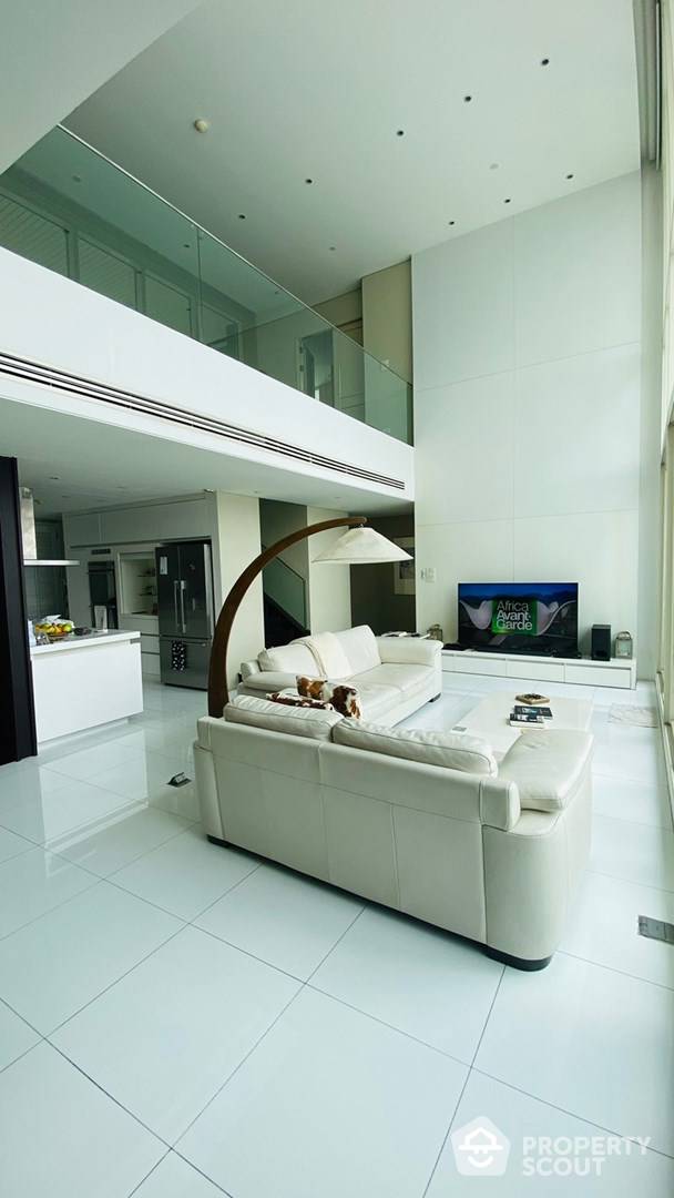 For SaleCondoWongwianyai, Charoennakor : 4-BR Penthouse at Watermark Chaophraya near BTS Krung Thon Buri