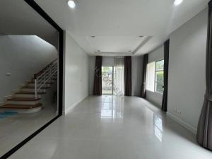 For RentHouseSamut Prakan,Samrong : For rent: 2-storey house, The Centro Sukhumvit 113 project, near shopping mall and BTS