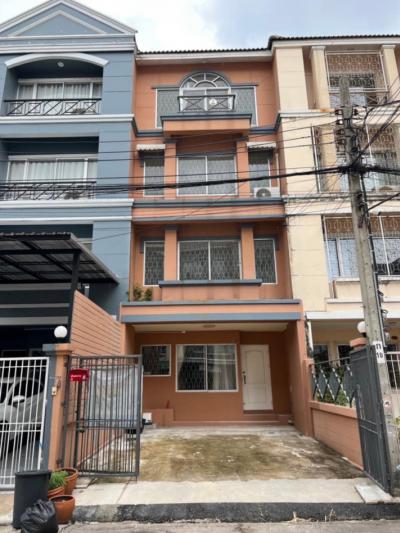 For RentTownhouseBangna, Bearing, Lasalle : Townhouse for rent, Sukhumvit 101-1, near BTS Punnawithi, area 20.6 square wah, usable area 230 square meters, 3 bedrooms, 3 bathrooms