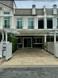 For RentTownhouseBangna, Bearing, Lasalle : 🏠TOWN HOME FOR RENT>> Indy 2 Bangna - Ramkhamhaeng>> 2-storey townhouse, 3 bedrooms, good location, near Ramkhamhaeng University, Bangna, beautiful house, fully furnished, ready to move in, beautiful garden in front of the house, not like anyo