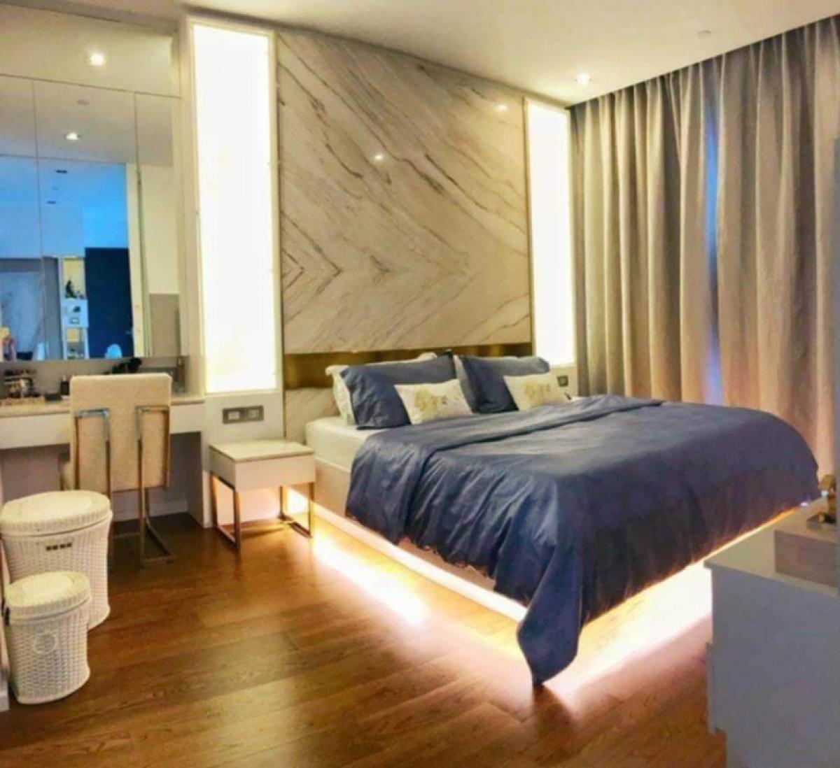 For SaleCondoSathorn, Narathiwat : Condo for sale next to BTS Surasak, The Bangkok Sathorn, spacious room, beautifully decorated, in the heart of the city, only 15.2 million baht