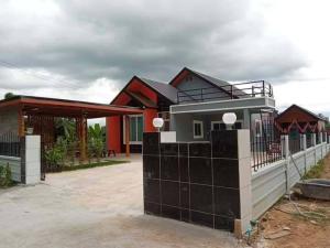 For SaleHouseKhon Kaen : Very cheap for sale!! Large single house, very good atmosphere, close to the center of Wiang Kao District, Khon Kaen Province, near Phu Wiang National Park.