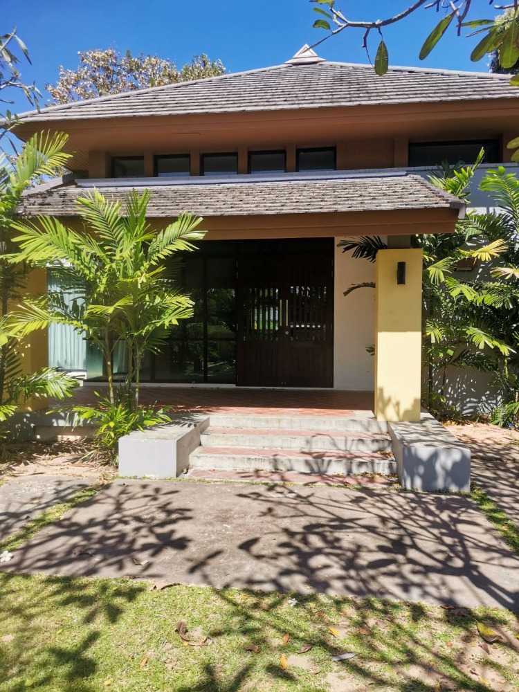 For SaleHousePattaya, Bangsaen, Chonburi : Earn 516,000 baht per year from continuous rental income! Single house for sale, Village at Horseshoe Point (The Village by Horseshoe Point), large land area 232 sq.w., near the horse riding arena and international school.