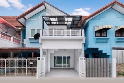 For SaleTownhouseVipawadee, Don Mueang, Lak Si : For sale: Townhouse, Suan Thong Villa Village, 85 sq m., 16 sq wa. House has been renovated and is ready to submit to the bank.