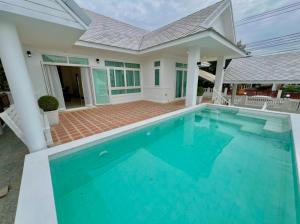 For RentHousePattaya, Bangsaen, Chonburi : Pool villa for rent, Amorn Village, Pattaya