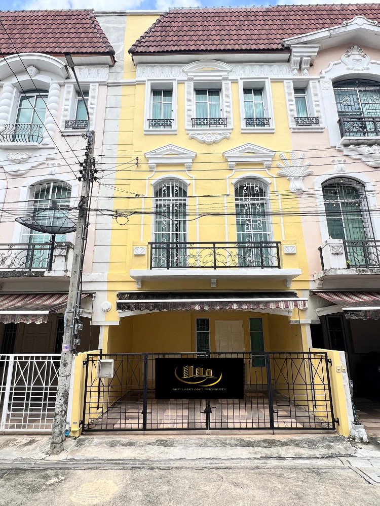 For RentTownhouseKasetsart, Ratchayothin : Townhouse for rent, Baan Klang Muang Monte Carlo Ratchavipa, near Central Ladprao, BTS Ratchayothin and Wat Samian Nari