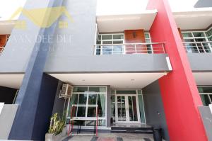 For RentTownhouseChiang Mai : Townhome for rent near by 5 min to Meechok Plaza, No.5H094