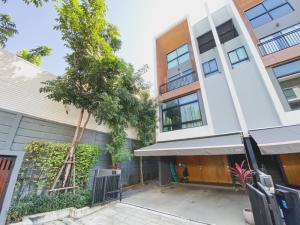 For SaleTownhousePattanakan, Srinakarin : T7151067 Townhome for sale Arden Pattanakarn (Arden Pattanakarn) area 30.5 sq m.